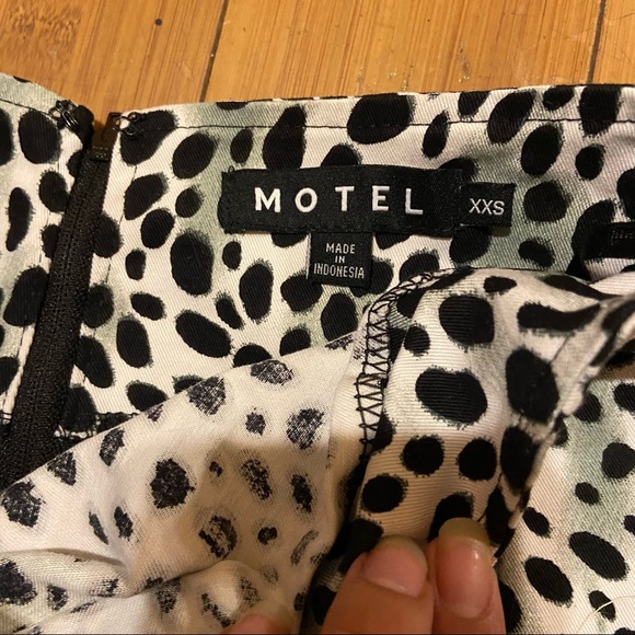 Skirt - Picture 4 of 4